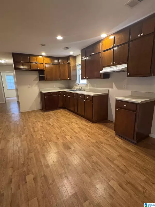 Talladega, AL 35160,211 WELCH AVENUE