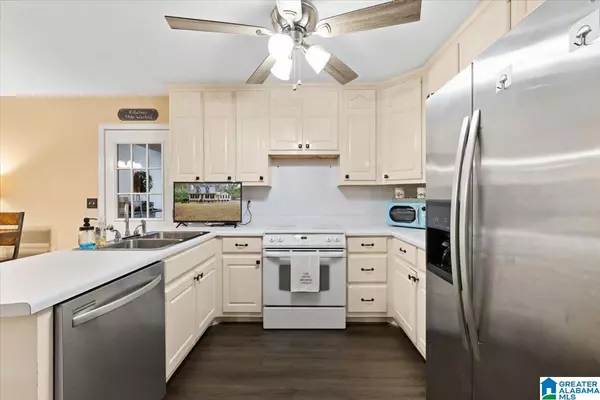 Oneonta, AL 35121,136 TWIN OAKS DRIVE