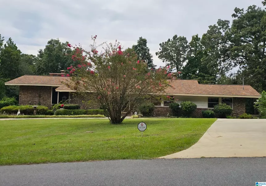 1306 CHEROKEE TRAIL, Anniston, AL 36206