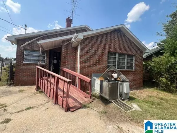 Birmingham, AL 35211,629 CENTER PLACE SW