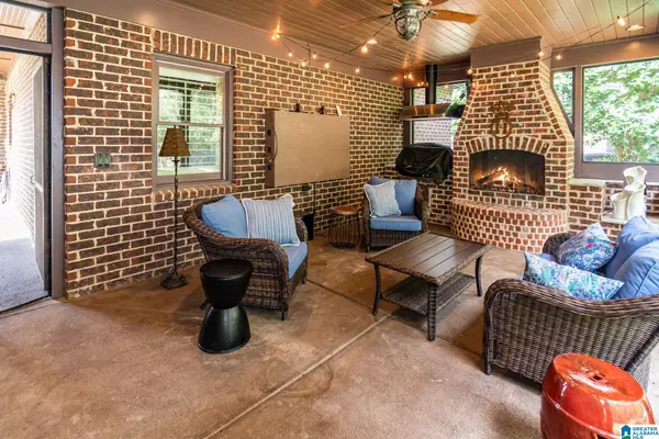 Hoover, AL 35226,3902 JAMES HILL CIRCLE