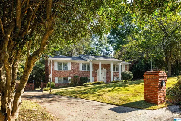 Vestavia Hills, AL 35243,3425 RIDGE DELL CIRCLE