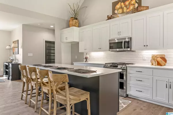 Cropwell, AL 35054,15 OLD ROADWAY