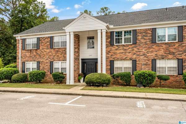 1937 SHADES CLIFF TERRACE #C, Homewood, AL 35216
