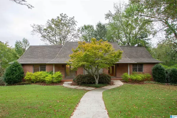 2582 FOOTHILLS DRIVE, Hoover, AL 35266