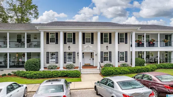 1875 KENTUCKY AVENUE #1875, Vestavia Hills, AL 35216