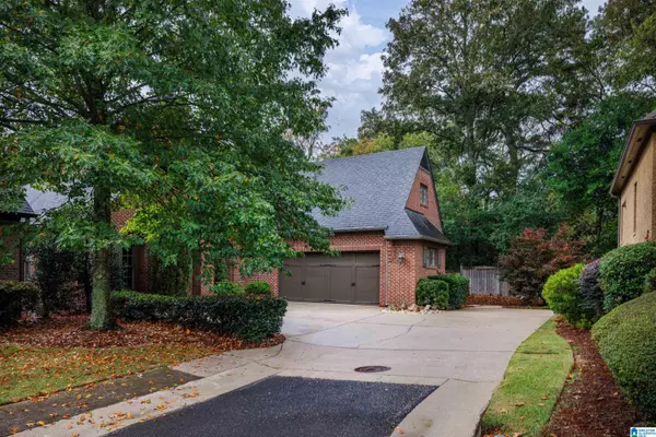 Vestavia Hills, AL 35226,2317 OVERLOOK CREST