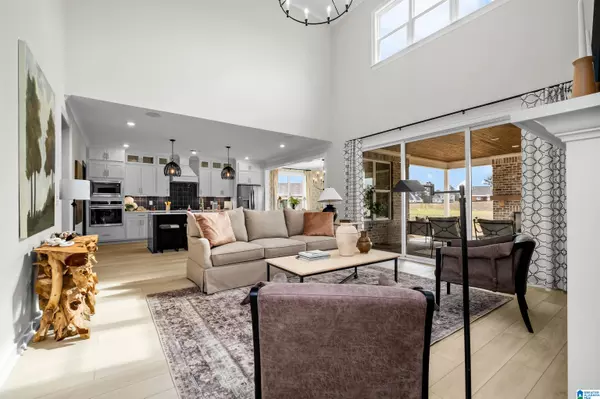 Vestavia Hills, AL 35242,1215 BRAYFIELD CREST DRIVE