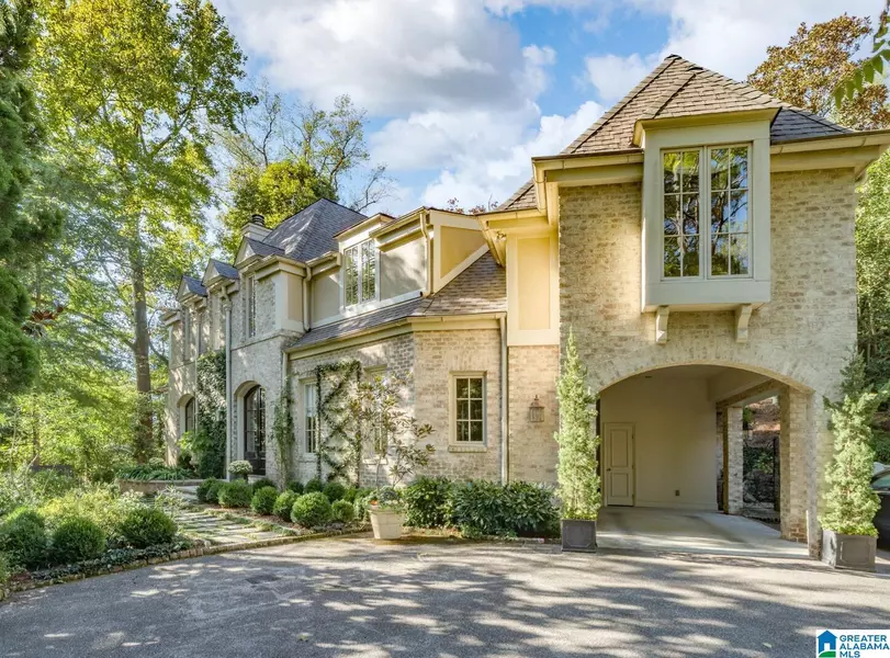18 MEMORY LANE, Mountain Brook, AL 35213