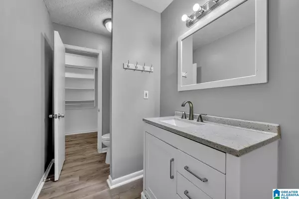 400 SKYVIEW DRIVE #E, Birmingham, AL 35209