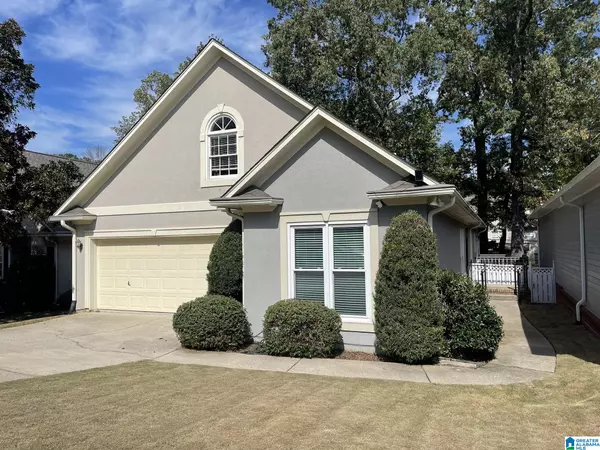 631 VILLAGE CREST CIRCLE, Hoover, AL 35226