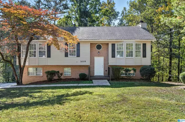 3009 WOOD CIRCLE, Center Point, AL 35215