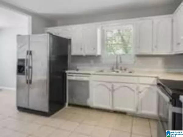 Center Point, AL 35215,1833 5TH WAY NW