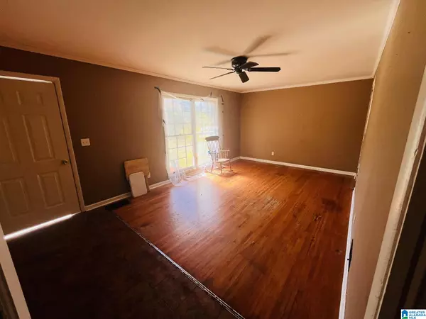 Center Point, AL 35215,6 37TH AVENUE NE