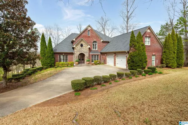 245 ROME BEAUTY CIRCLE, Oxford, AL 36203