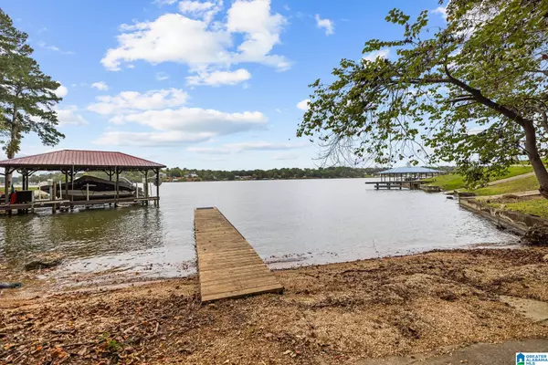 380 W SUNSET DRIVE, Talladega, AL 35160