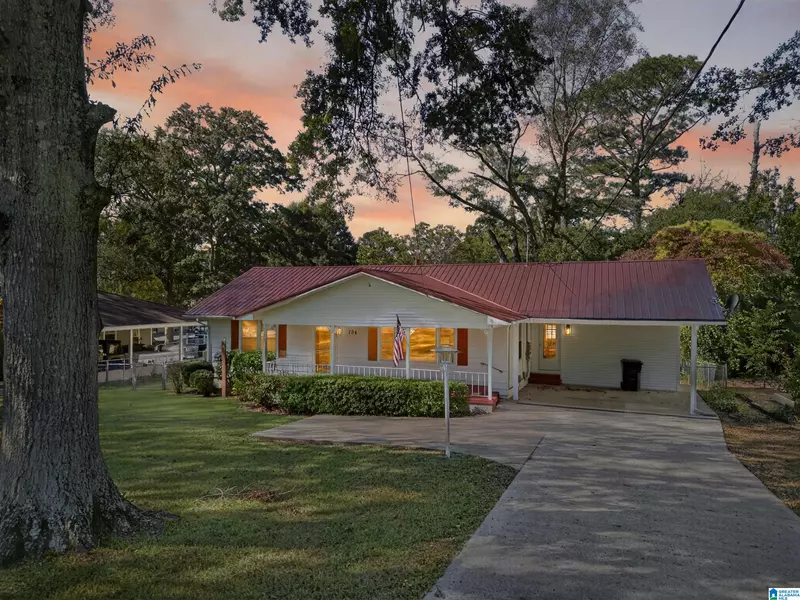 704 BONNIE DRIVE, Weaver, AL 36277