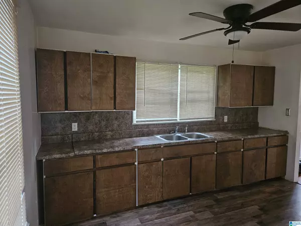 Fairfield, AL 35064,654 MAPLE STREET