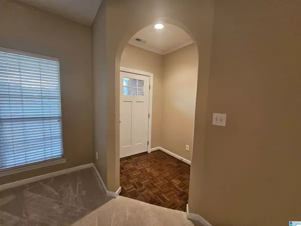 Birmingham, AL 35235,5437 J R DRIVE