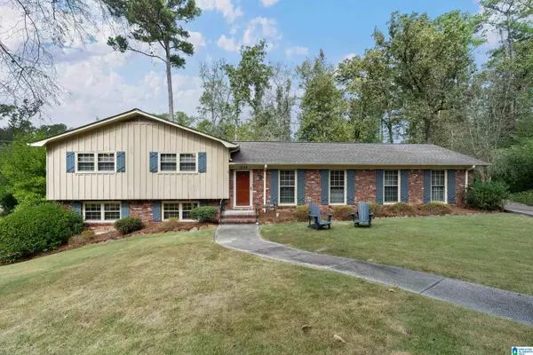 1856 BURNING TREE CIRCLE, Hoover, AL 35226