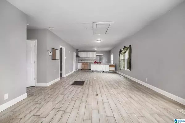 Birmingham, AL 35218,1402 AVENUE E