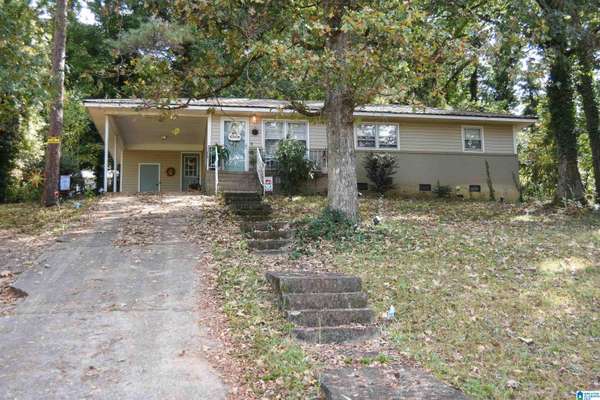 1215 OAKDALE CIRCLE, Weaver, AL 36277