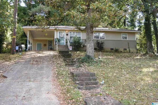 1215 OAKDALE CIRCLE, Weaver, AL 36277