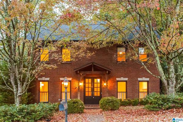 2581 CROSSGATE PLACE, Vestavia Hills, AL 35216