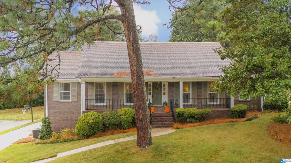 Vestavia Hills, AL 35216,1308 PARLIAMENT LANE