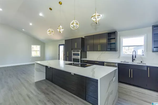 Birmingham, AL 35222,739 47TH STREET S