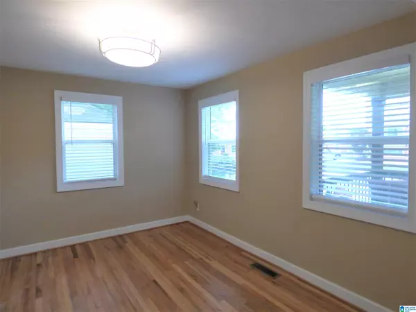 Birmingham, AL 35205,725 9TH AVENUE S