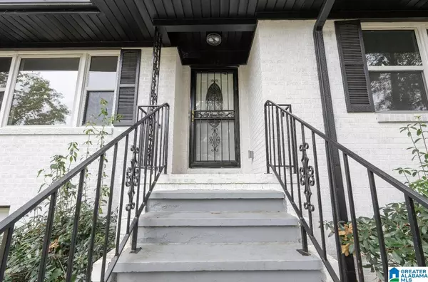 Birmingham, AL 35235,953 RIDGEWOOD CIRCLE