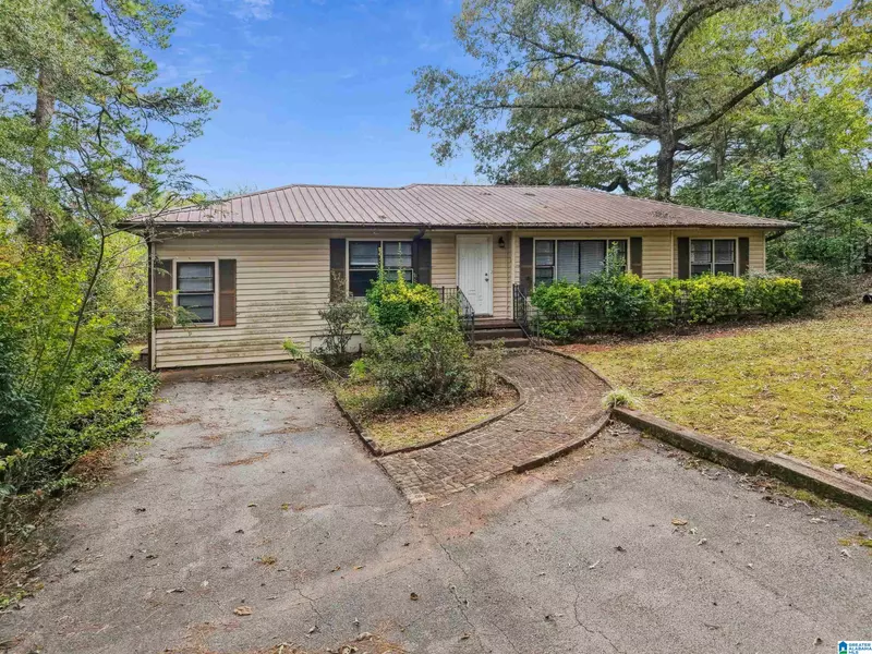 1733 FAIRCREST DRIVE, Hueytown, AL 35023