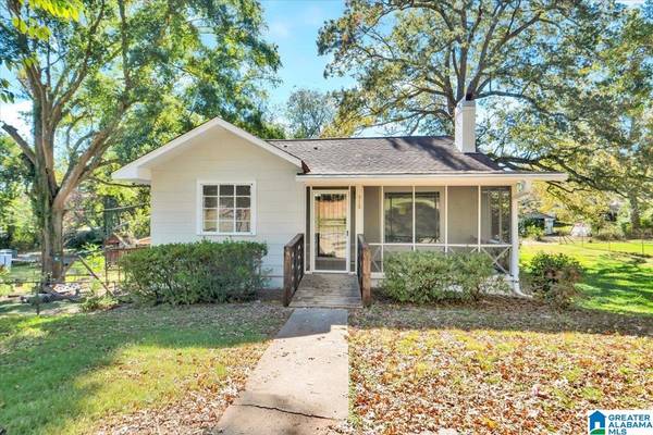915 8TH AVENUE, Midfield, AL 35228
