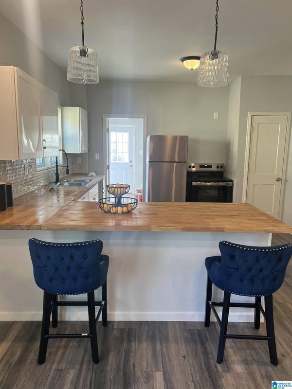 809 6TH WAY, Birmingham, AL 35214