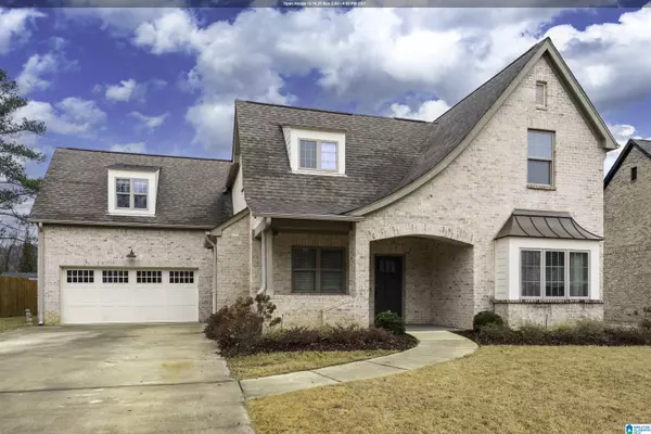 7986 KNOLL LANE, Trussville, AL 35173