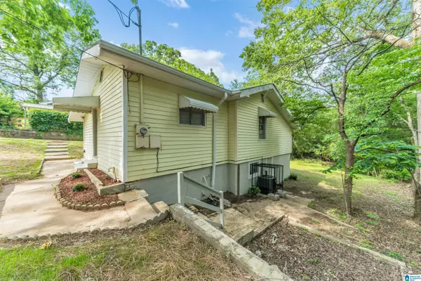 Adamsville, AL 35005,211 LAKESHORE CIRCLE