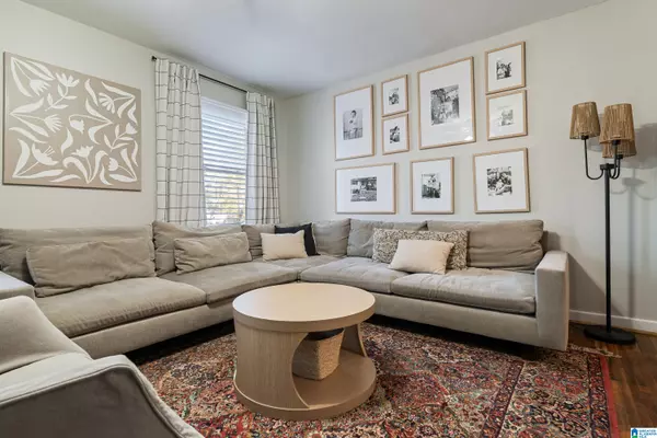 Homewood, AL 35209,121 VENETIAN WAY