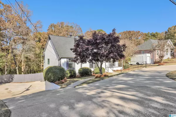 Trussville, AL 35173,652 E OAK DRIVE