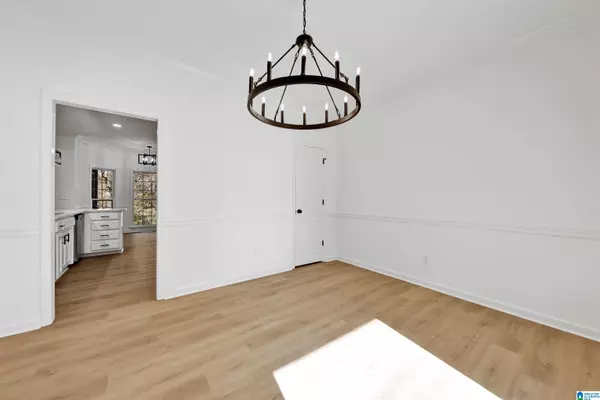 Trussville, AL 35173,652 E OAK DRIVE