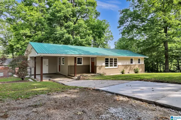 Weaver, AL 36277,829 WOODLOCK LANE