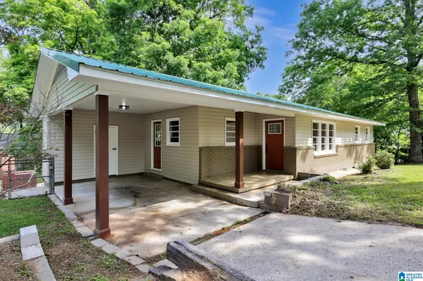 Weaver, AL 36277,829 WOODLOCK LANE