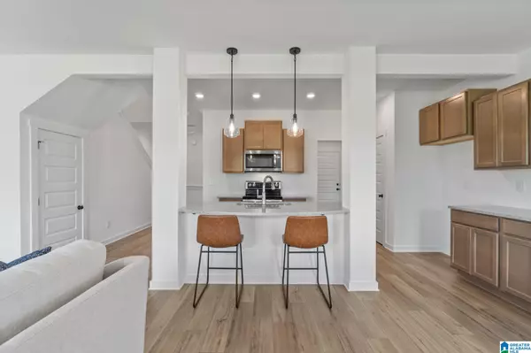 Cropwell, AL 35054,2940 LAKEHILL DRIVE