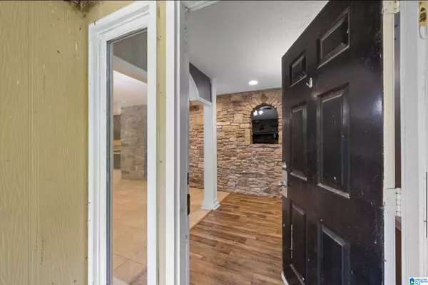 Oneonta, AL 35121,37244 HIGHWAY 75