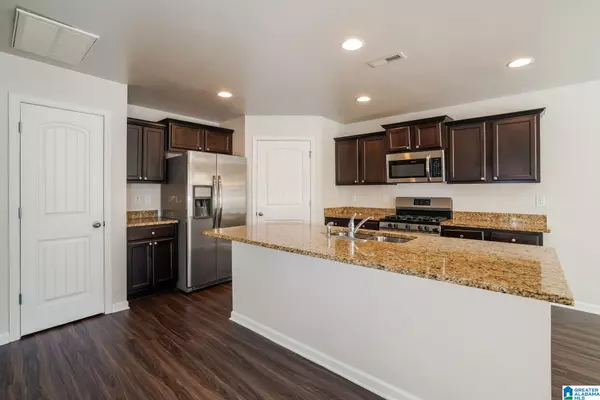 Bessemer, AL 35022,4691 WOODFORD CIRCLE