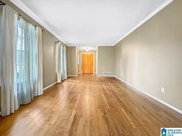 Gardendale, AL 35071,716 DOWNS AVENUE