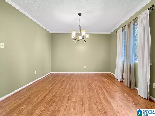 Gardendale, AL 35071,716 DOWNS AVENUE