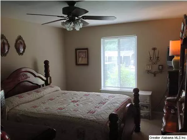 Vestavia Hills, AL 35216,3013 MASSEY RD #B