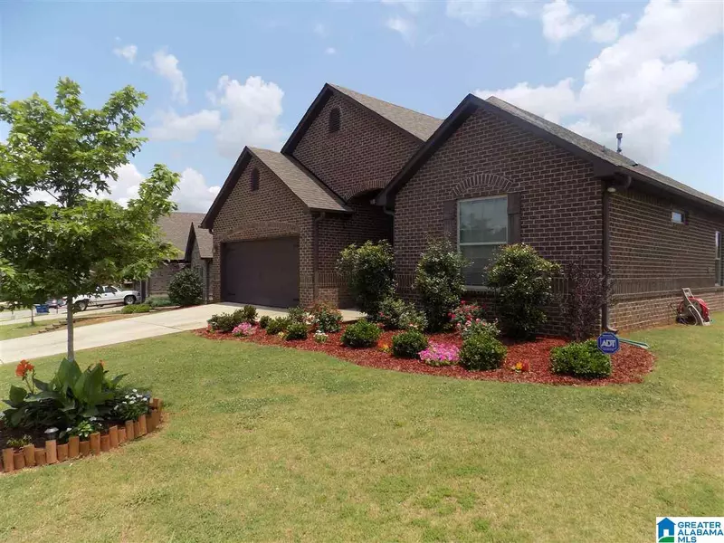 322 LACEY AVE, Maylene, AL 35114