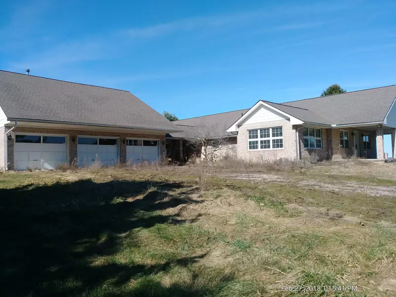 12585 Amish Ridge Road, Mount Perry, OH 43760